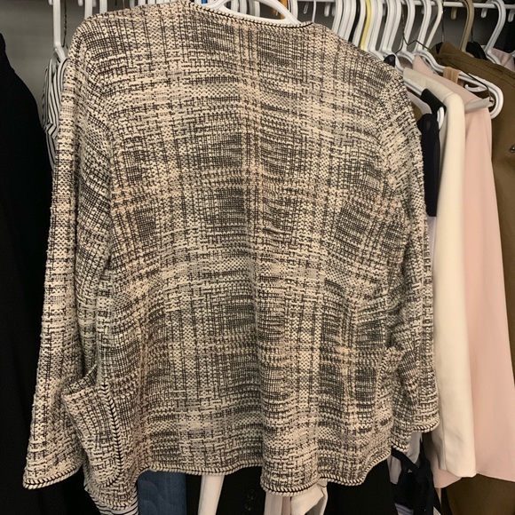 Blazer - Picture 2 of 4